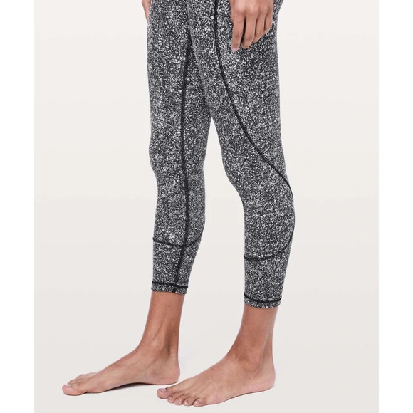 Lululemon In Movement Tight *Everlux in Diffuse Starlight Black Size 2 - Picture 4 of 14